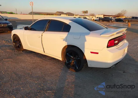 2014 Dodge Charger Sxt z USA, uszkodzony, nr VIN 2C3CDXHG8EH310027